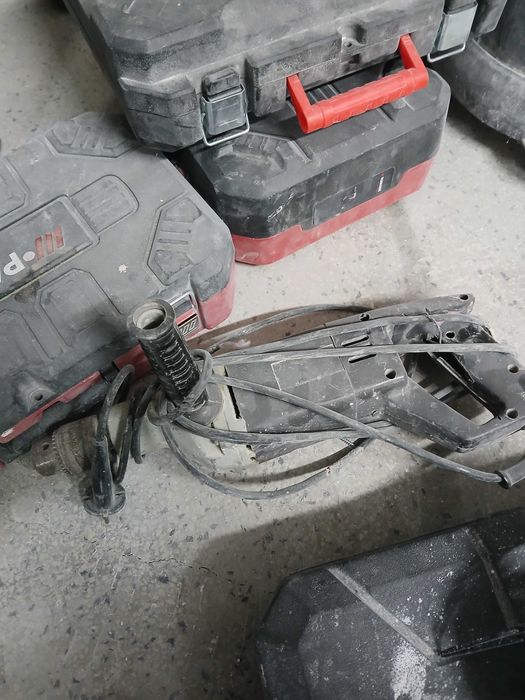 Инструменти и куфари