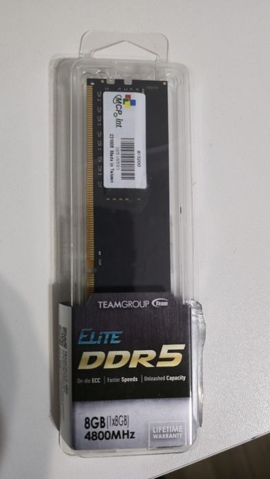 Озу 8 гб новая.        .