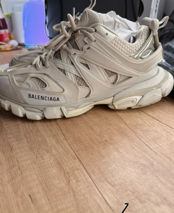 Balenciaga track