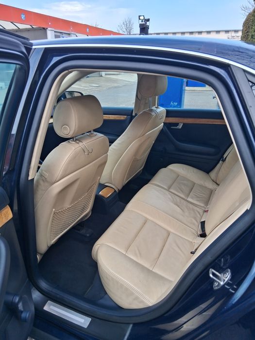 Продавам Ауди А4 Б7