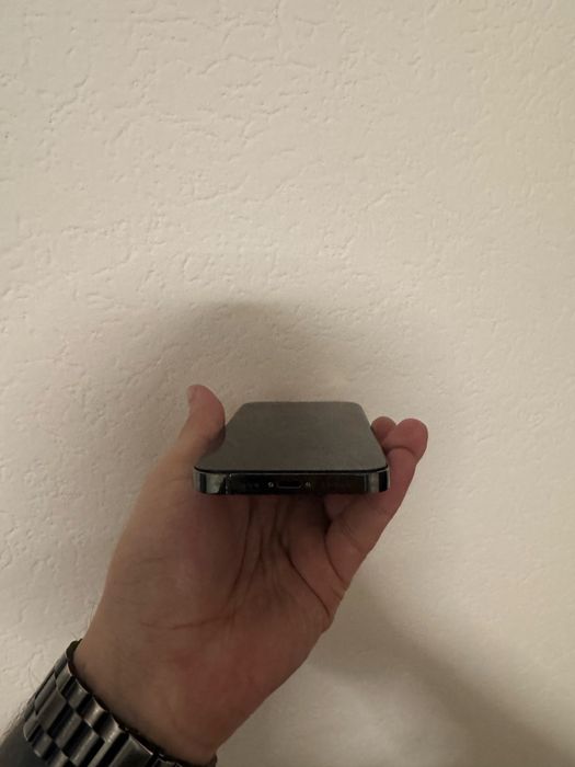 Продам Iphone 13pro