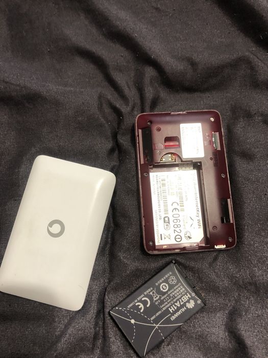 Router wifi portabil functioneaza ori ce cartela sim