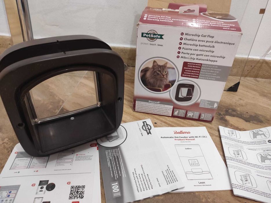 Usa acces pisici, culoare maro, NOUA, 135 lei