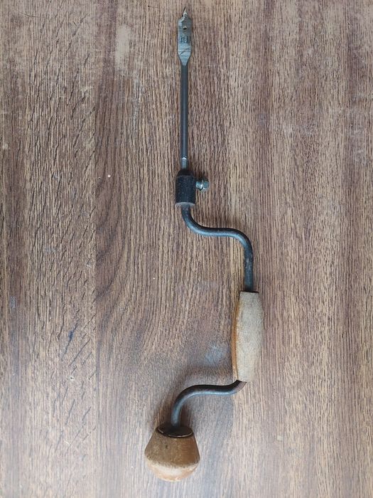 Инструмент коловорот