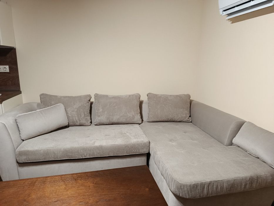 Практичен ъглов диван