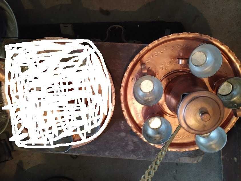 Продавам стари, легени, медни подноси и джезвета, кани, чаши, тави.