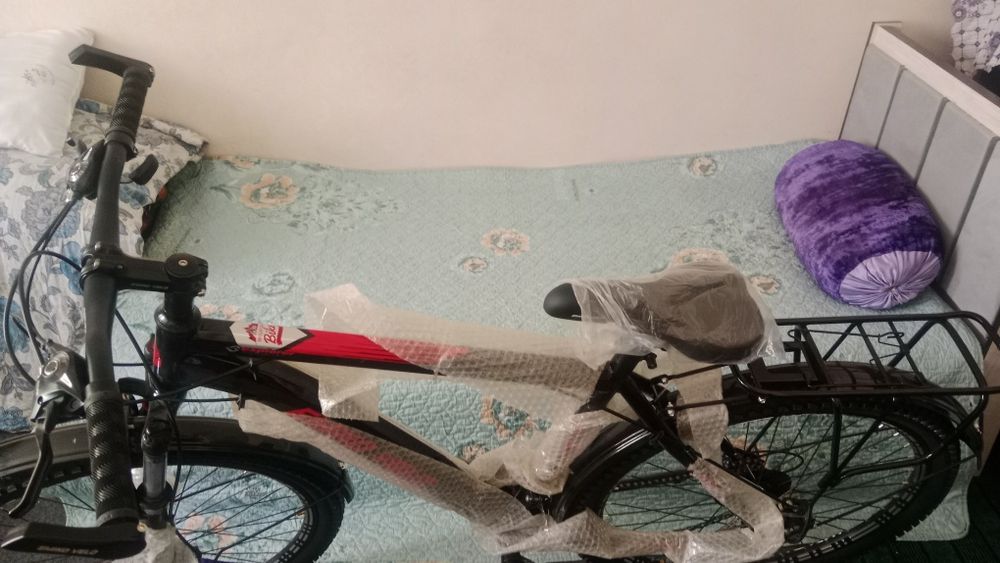 новый спортивный велосипед, в наборе все есть.