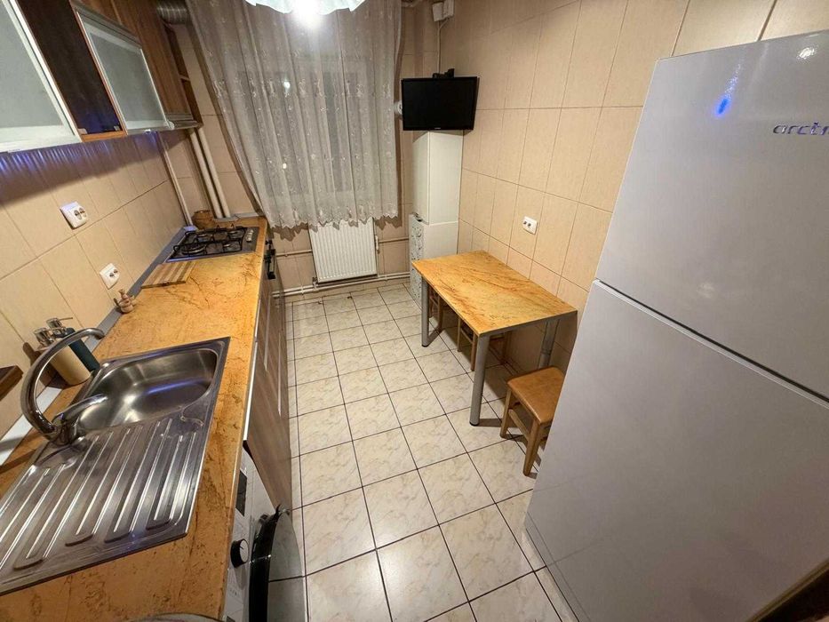 Inchiriere apartament două camere decomandat Dristor (centrala proprie si loc de parcare platit)