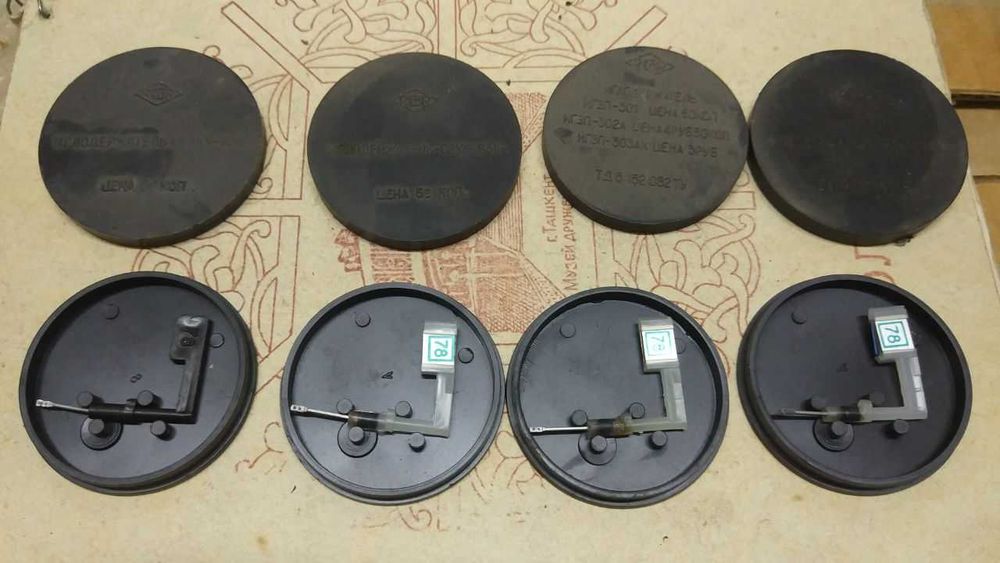 иглы для виниловых проигрывателей.новые