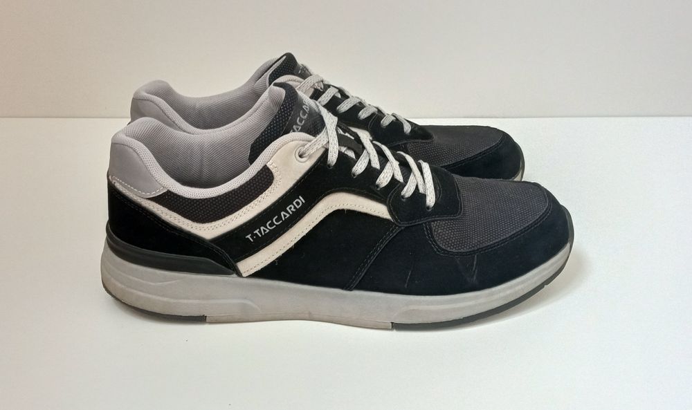 Мужские кроссовки