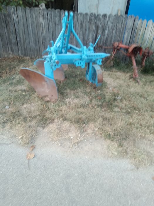 Vând utilaje agricole tot ce se vede