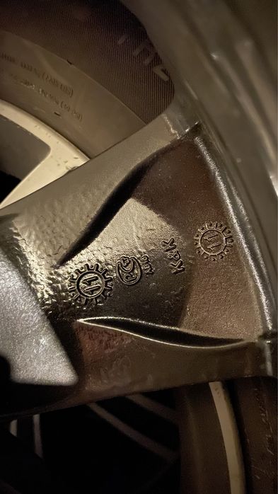 Продам комплект шин с дисками