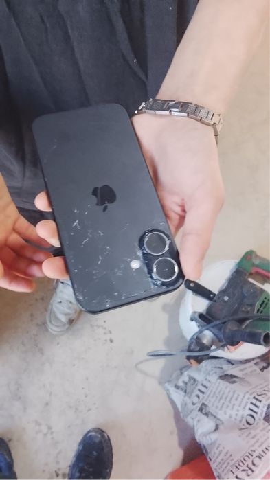 Айфон 16 128г черный