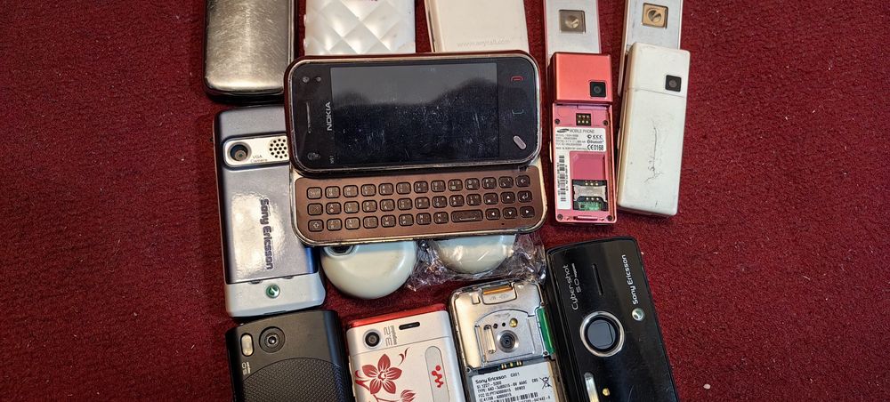 Sony Ericsson Nokia Samsung