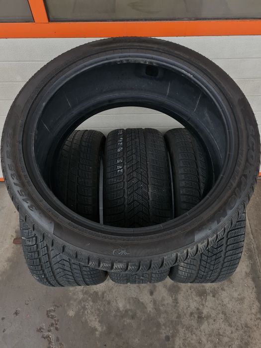 Зимни гуми Спорт П.PIRELLI Scorpion 315 35 R22  275 40 R22 дот 3821