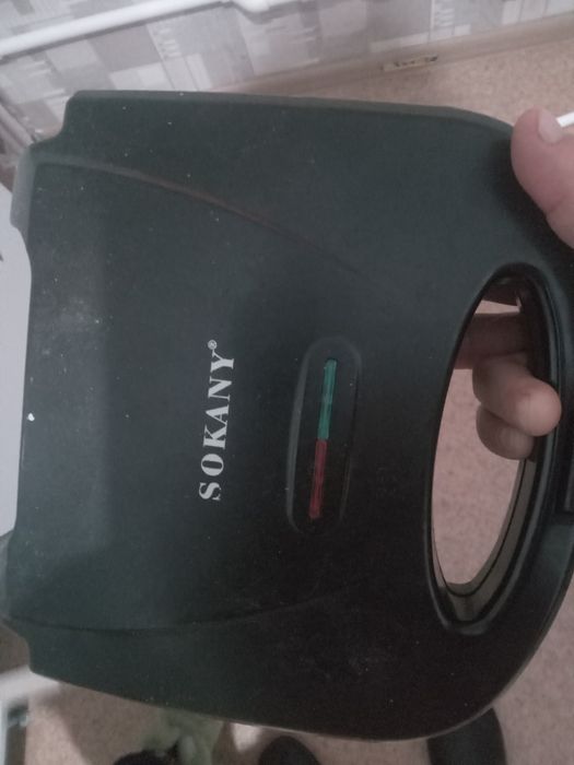 Вафильница в робочем состояние