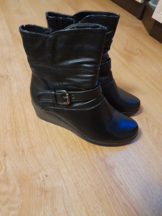 Дамски  нови ботуши 37 номер