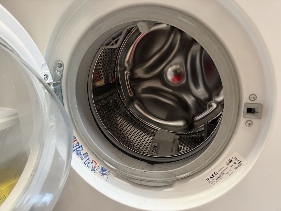 Пералня AEG