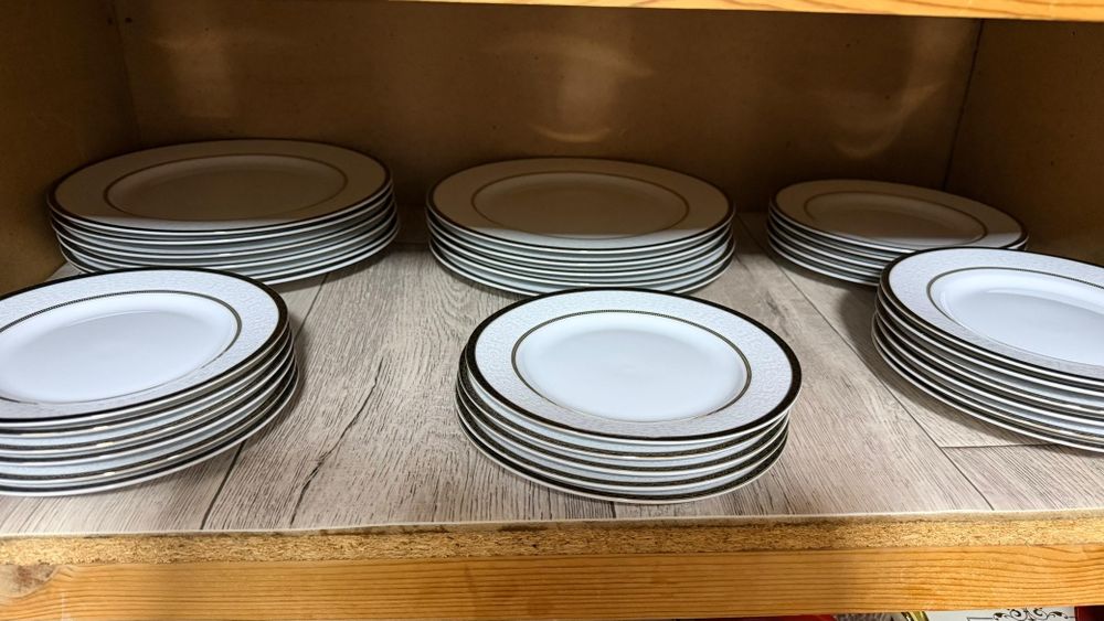 Продам сервизный набор