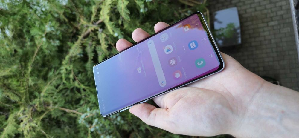 Samsung Galaxy S10 Plus 128 / 8Gb Albastru Impecabil + Cablu si Incarcator