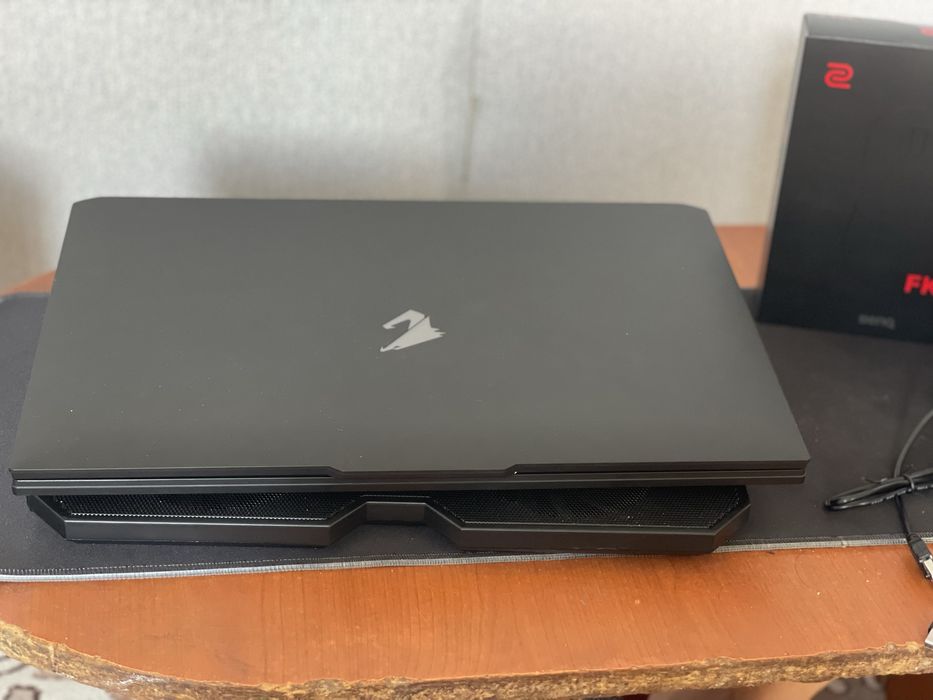 Продам ноутбук GIGABYTE AORUS 7