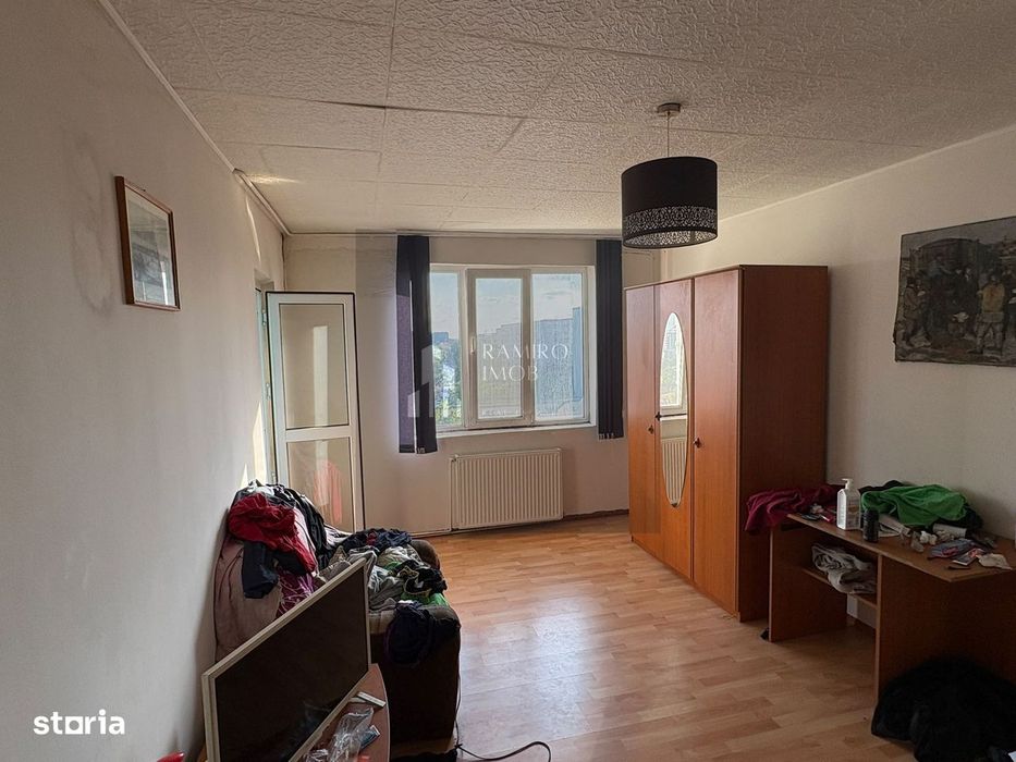 Apartament 3 camere decomandat -10 minute de metrou Aparatorii Patriei