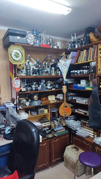 Часы, ф/а, микроскопы, бинокли, магнитофоны, пластинки, диафильмы