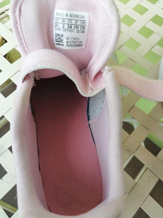 Продавам детски маратонки