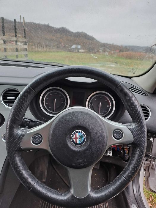 Dezmembrez Alfa Romeo 159 2.0 jtdm / suruburi de reglaj geometrie noi