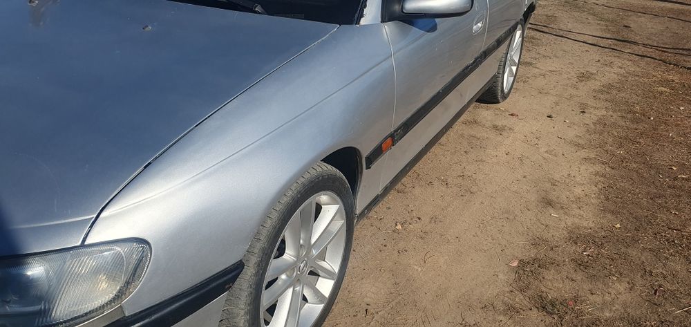 Продам машину омега б