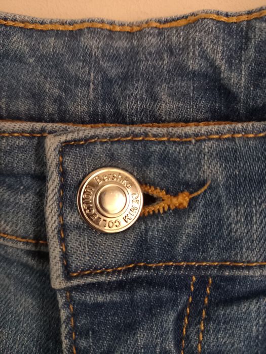 Blugi evazați Bershka