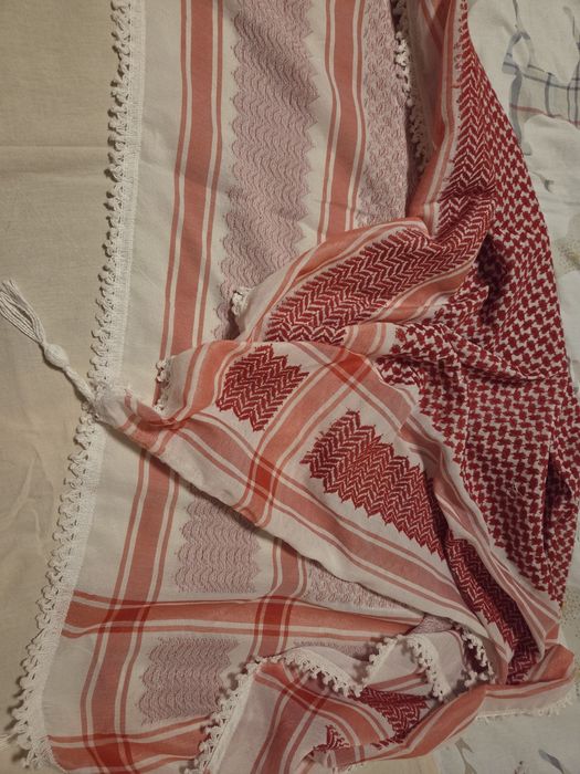 Шал с йордански мотиви