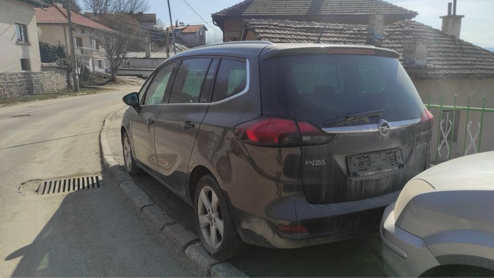Опел зафира Ц турер 2012 г / opel zafira C Tourer 1.6 turbo  на части