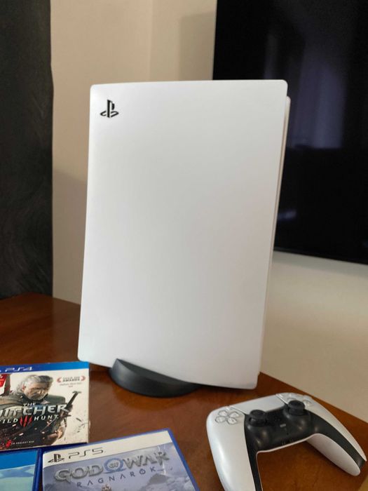 PlayStation 5 Disk Edition 825 GB + 3 jocuri