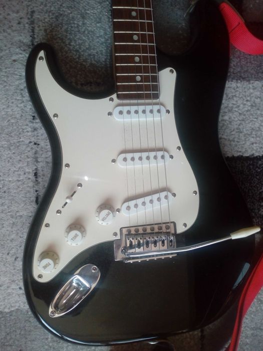 Продавам  китари за лява ръка