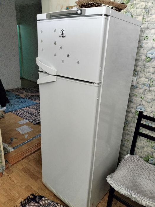 Продается холодильник
