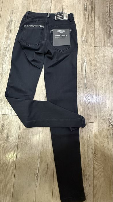 Дънки Guess нови с етикет
