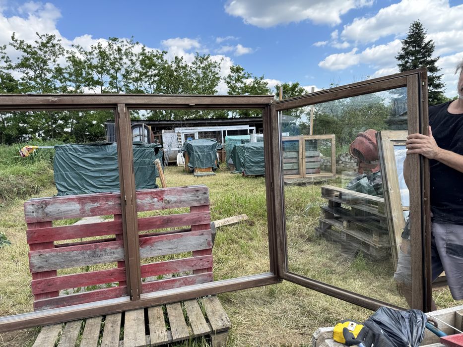 FEREASTRA LEMN MAHON  Germania geam termopan H 145 x L 220 5 buc