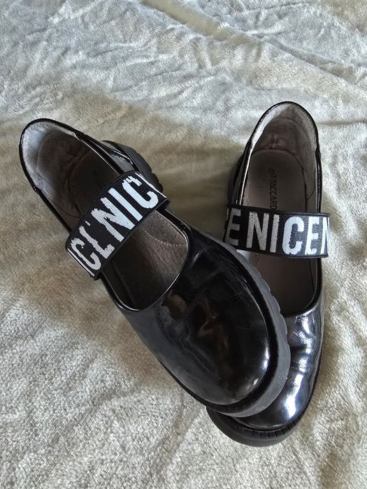 Продам обувь на девочку 32-33