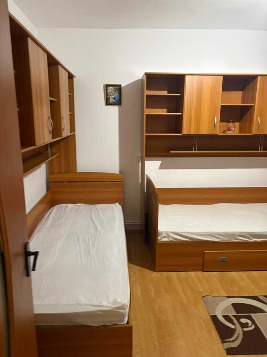 Inchiriez apartament cu doua camere în Blaj str Eroilor bl.37