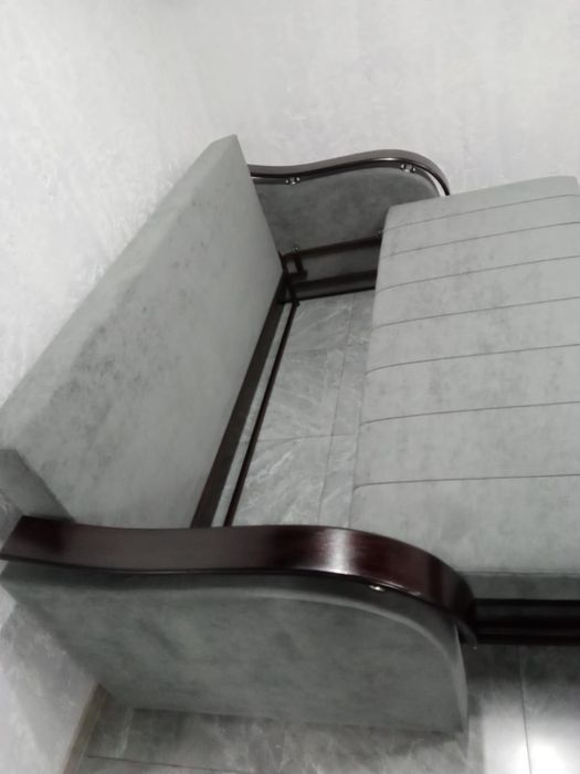 Акция Продам 3хмесный диван