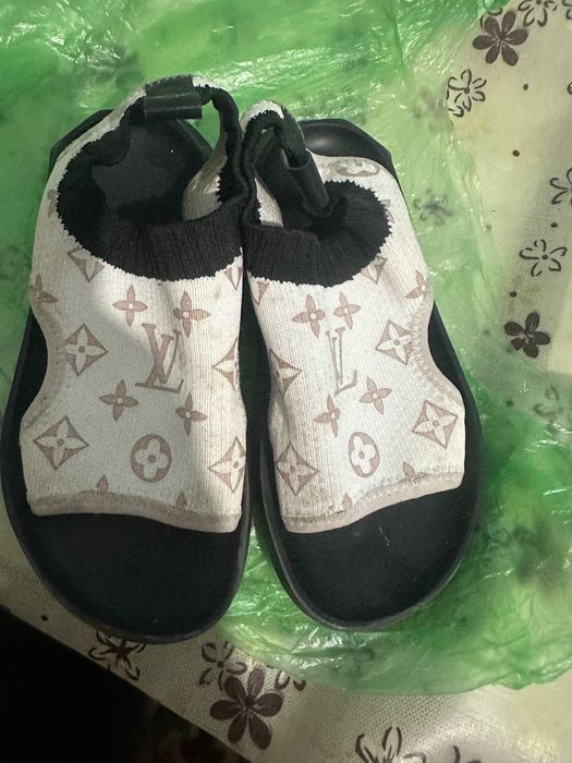 Bolalar oyoq kiyimlari