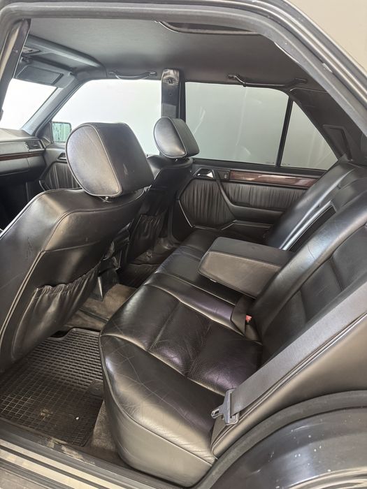 MERCEDES-BENZ E-Class 1991 — imagine 5