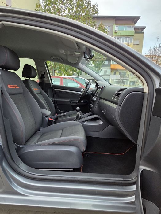 Vw Golf 5 1.6 Mpi 102 Cp Benzină  An 2007