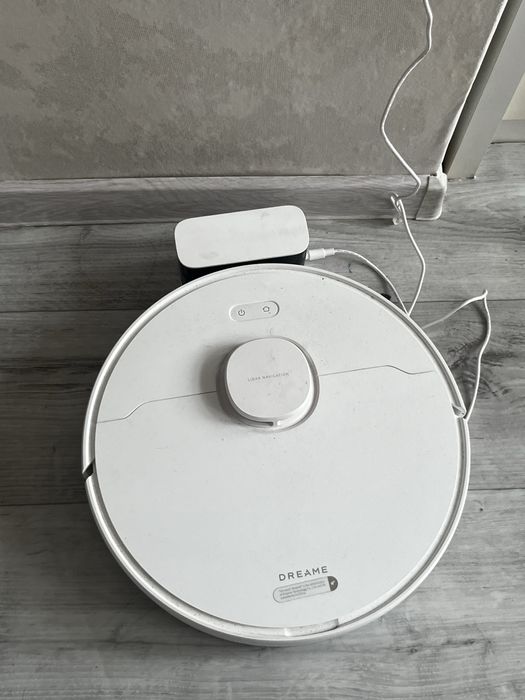 Продаю робот пылесос