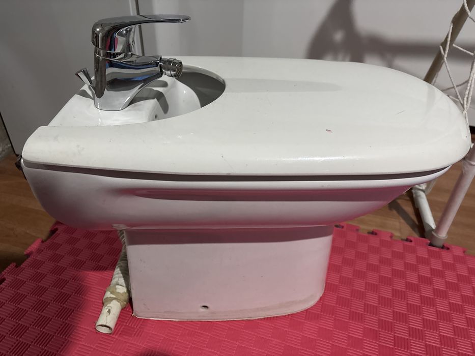 Продам биде б/у .