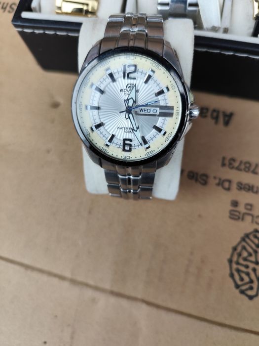 Часовници по договарян всички работещи .