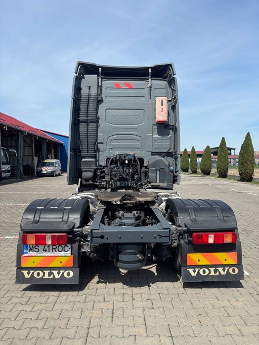 Cap tractor Volvo FH Mega