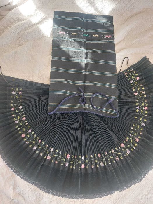 Автентични престилки за носия