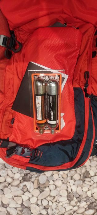 Лятна цена. Продавам чисто нова лавинна раница